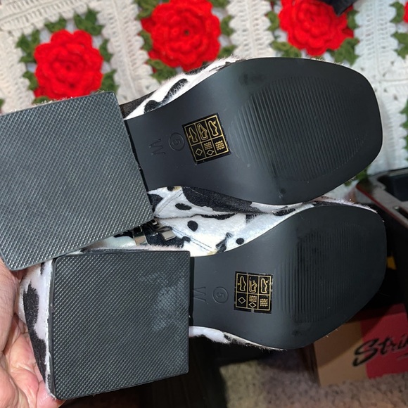 Public Desire Cow print boots Women’s WIDE 7 - Picture 6 of 6